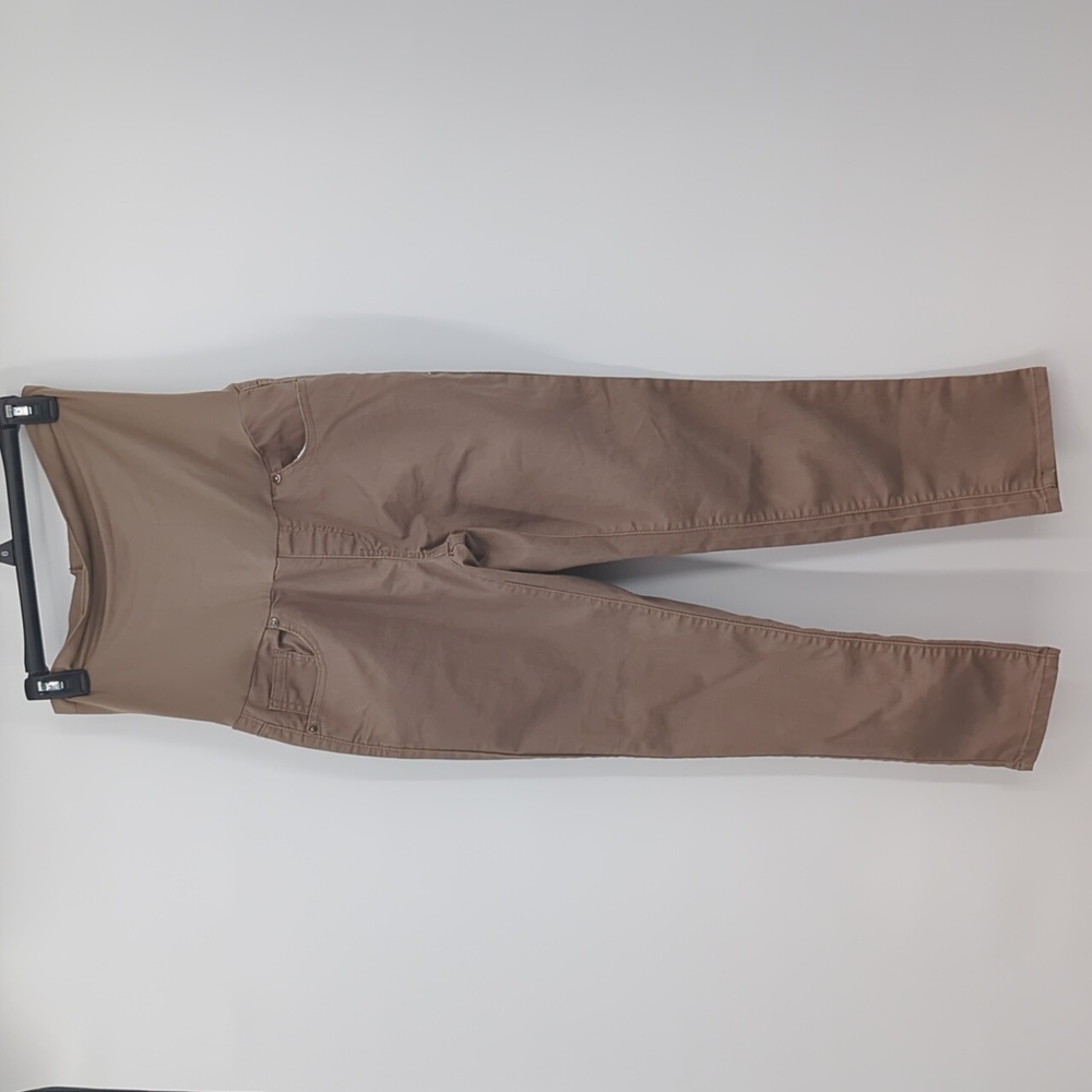 Bella Vida Cropped Maternity Pants with Pockets